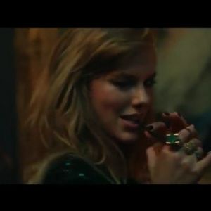 Meet your Posher, Adrianne